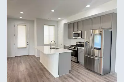 587 S Richfield Street, Aurora, CO 80017 - Photo 6