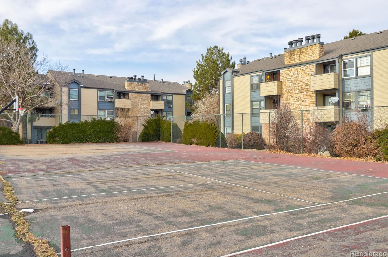 497 Memphis Way, Denver CO  80017-2028 exterior