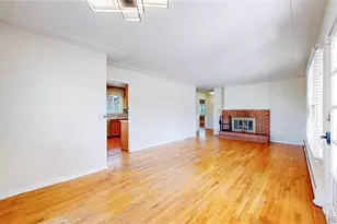359 Quentin St, Aurora, CO 80011 - Photo 2