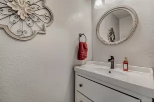 6086 S Ukraine St, Aurora, CO 80015 - Photo 18