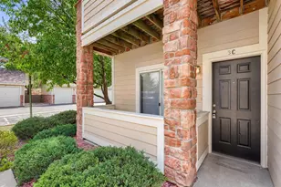 16821 E Hawaii Dr, Aurora, CO 80017 - Photo 2