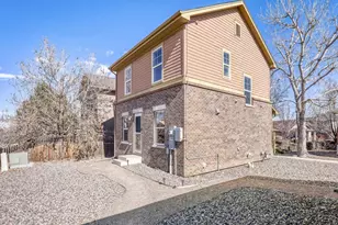 23341 E Saratoga Cir, Aurora, CO 80016 - Photo 2