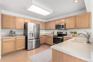 22040 E Princeton Cir, Aurora, CO 80018 - Photo 8