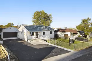 2241 Oak Pl, Thornton, CO 80229 - Photo 2