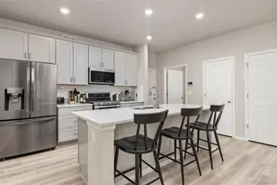 6078 N Lisbon St, Aurora, CO 80019 - Photo 8