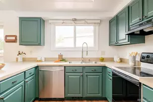 10037 Clayton St, Thornton, CO 80229 - Photo 8
