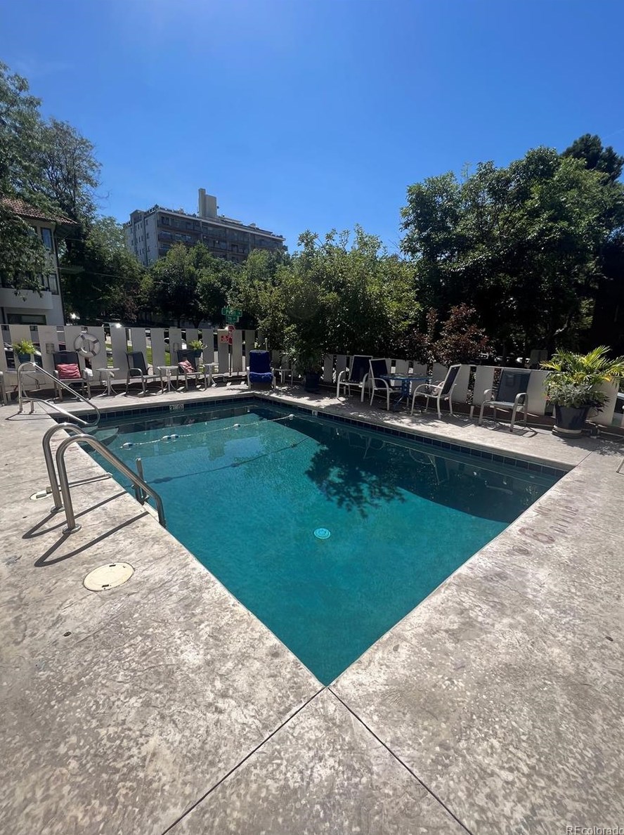 701 Pearl St, Denver CO  80203-3736 exterior