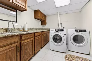 9142 E Amherst Dr, Denver, CO 80231 - Photo 42