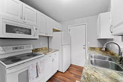 17551 E Temple Drive, Aurora, CO 80015 - Photo 12