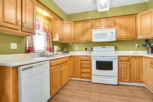 210 Elm St, Bennett, CO 80102 - Photo 4