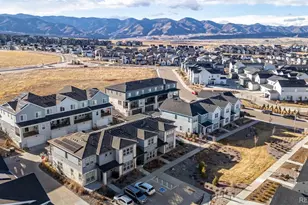 8863 Fraser River Loop, Littleton, CO 80125 - Photo 20