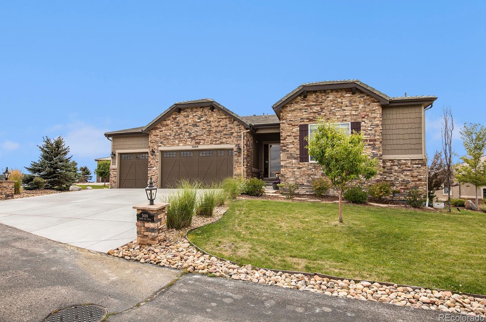 5689 Water Oak Cir, Castle Rock, CO 80108-8004