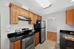 2201 Oakland St, Aurora, CO 80010 - Photo 6