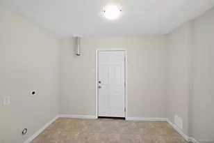 2201 Oakland St, Aurora, CO 80010 - Photo 14