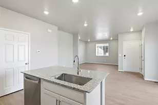 16358 Gaylord St, Thornton, CO 80602 - Photo 10