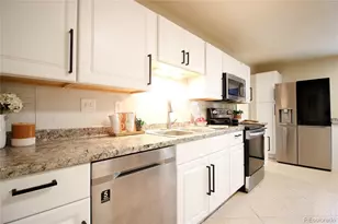 1373 Florence St, Aurora, CO 80010 - Photo 20