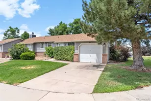 551 W Crestline Cir, Littleton, CO 80120 - Photo 2