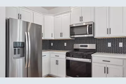 341 N Bersshine Street, Watkins, CO 80137 - Photo 6