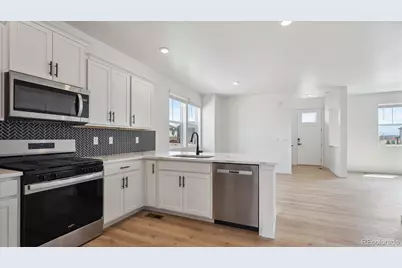 341 N Bersshine Street, Watkins, CO 80137 - Photo 2