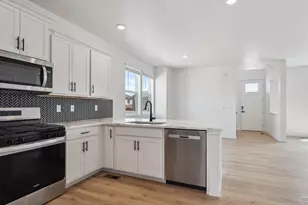 341 N Bersshine St, Watkins, CO 80137 - Photo 2