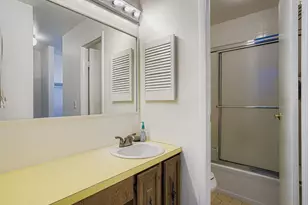 1050 S Monaco Parkway, Denver, CO 80224 - Photo 6