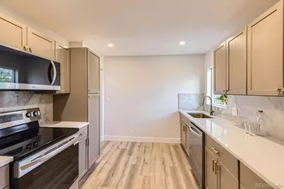 1640 Iola Street, Aurora, CO 80010 - Photo 10