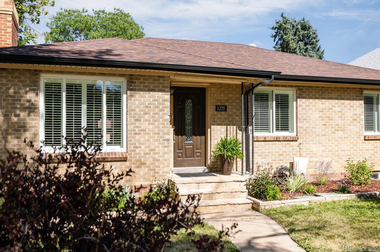 1390 Dahlia St, Denver CO  80222-3414 exterior
