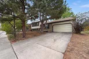 2114 S Eagle Ct, Aurora, CO 80014 - Photo 30