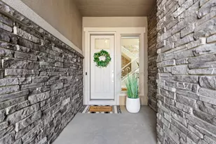 10424 Maplebrook Wy, Highlands Ranch, CO 80126 - Photo 2