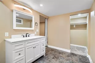 392 Lima St, Aurora, CO 80010 - Photo 30