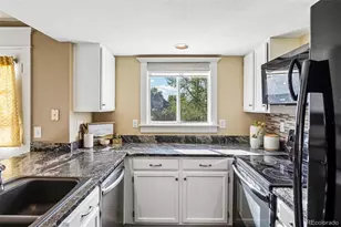 4915 S Flanders Ct, Aurora, CO 80015 - Photo 10