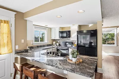 4915 S Flanders Court, Aurora, CO 80015 - Photo 8