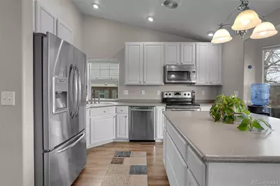 4912 S Fultondale Way, Aurora, CO 80016 - Photo 8