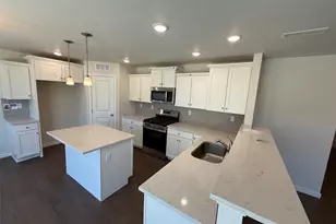 776 N Carrie Ct, Watkins, CO 80137 - Photo 4