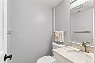 1721 E Phillips Ave, Centennial, CO 80122 - Photo 32
