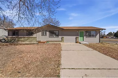 1090 S Newark Street, Aurora, CO 80012 - Photo 2