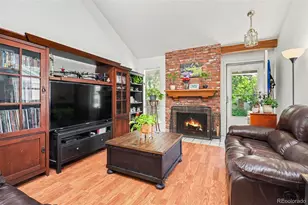 933 S Evanston Cir, Aurora, CO 80012 - Photo 4