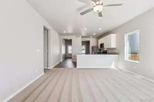 9361 Truckee Ct, Commerce City, CO 80022 - Photo 6