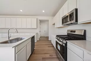 9164 Telluride Ct, Commerce City, CO 80022 - Photo 6