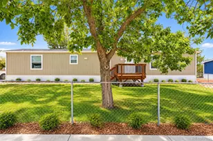 215 Palmer Ave, Bennett, CO 80102 - Photo 2