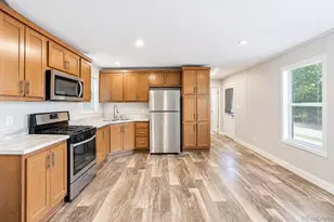215 Palmer Ave, Bennett, CO 80102 - Photo 6