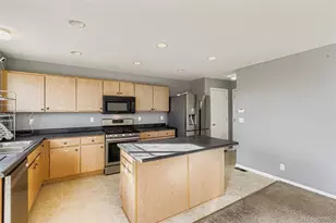 5528 Lewiston Ct, Denver, CO 80239 - Photo 2