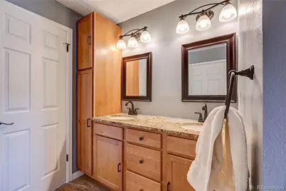 572 E Long Circle, Centennial, CO 80122 - Photo 32