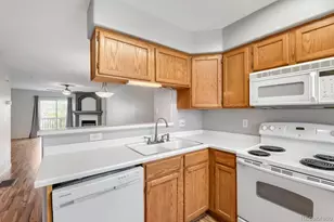12008 E Hoye Dr, Aurora, CO 80012 - Photo 10