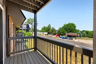 190 E Highline Cir, Centennial, CO 80122 - Photo 24