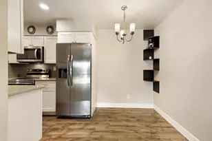 190 E Highline Cir, Centennial, CO 80122 - Photo 10
