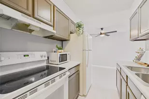 190 E Highline Cir, Centennial, CO 80122 - Photo 10
