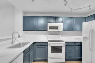 2575 S Syracuse Way, Denver, CO 80231 - Photo 2