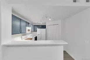 2575 S Syracuse Way, Denver, CO 80231 - Photo 4