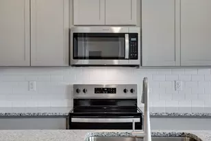 9855 Ceylon Ct, Commerce City, CO 80022 - Photo 14